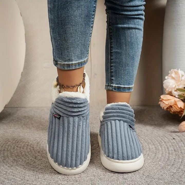 Moderne Damen Winterhausschuhe, lila, dicke Sohle, rutschfest, weich