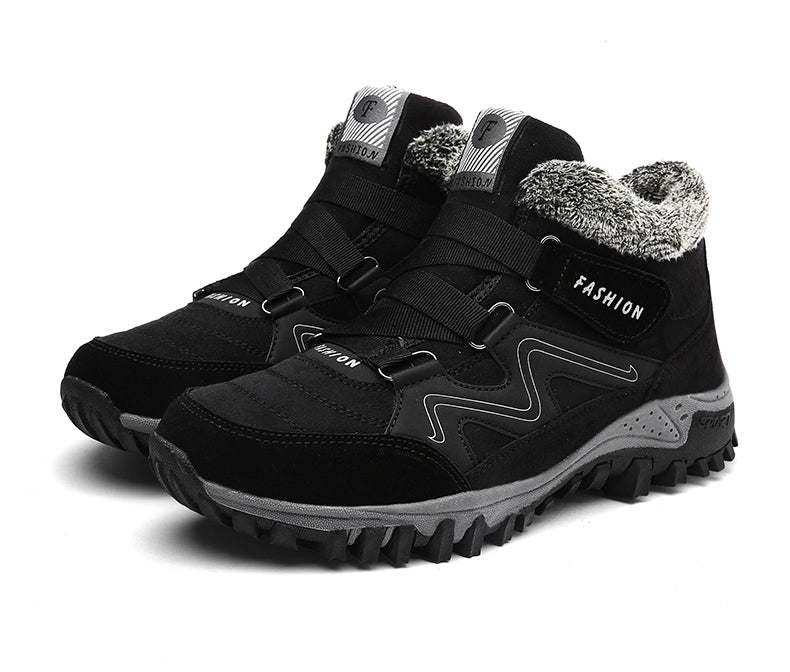 Modische Damen-Stiefel mit Warmfutter für den Winter, ausgestattet mit rutschfester Sohle.