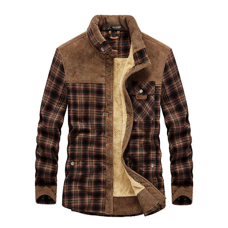 Warme Herren Winter-Hemdjacke aus Flanell, kariert, mit praktischen Brusttaschen. Ideal für Freizeit und Outdoor.