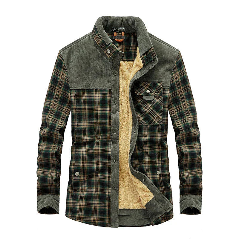 Stilvolle Herren Flanell-Hemdjacke für Herbst & Winter mit warmem Futter und geräumigen Taschen. Vielseitig kombinierbar.