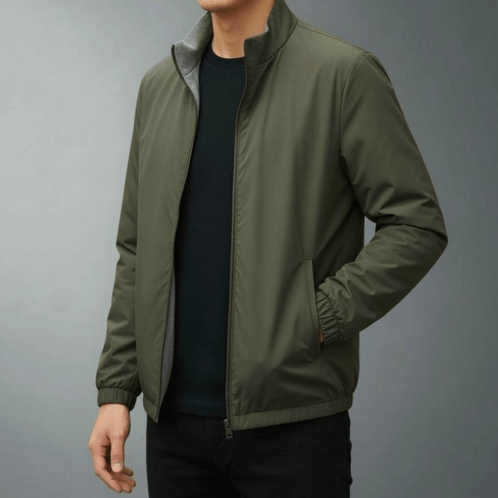 Vielseitige Herren Winterjacke. Warme Thermojacke mit Stehkragen für maximalen Kälteschutz im Winter.