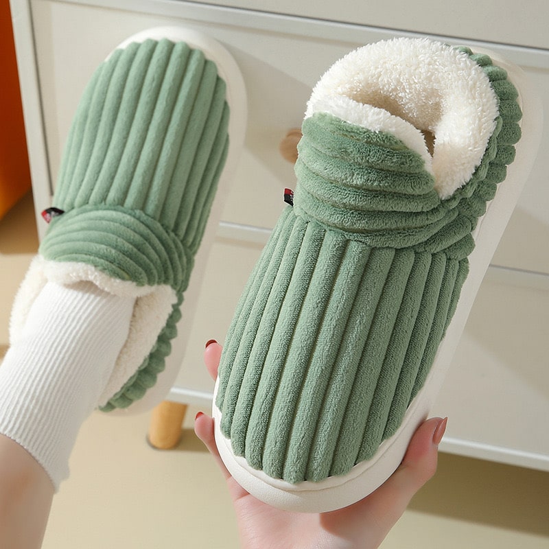 Bequeme, leichte Hausschuhe, gefüttert für optimalen Komfort. Ideal als warme Pantoffeln für Zuhause.