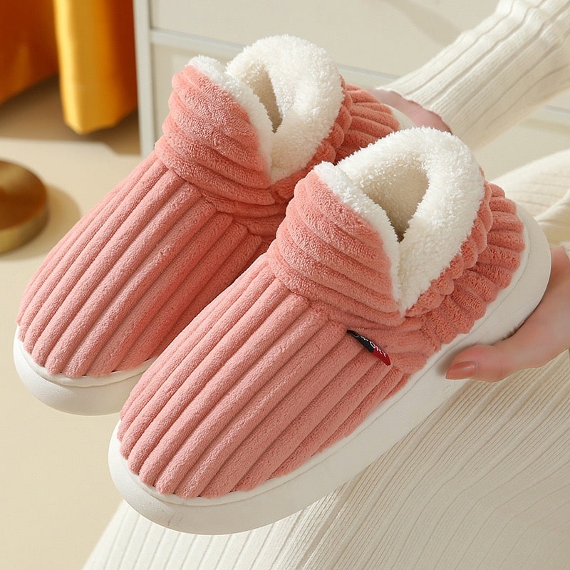 Warme Pantoffeln für Damen & Herren. Kuschelige, gefütterte Hausschuhe, ideal für den Winter zuhause.