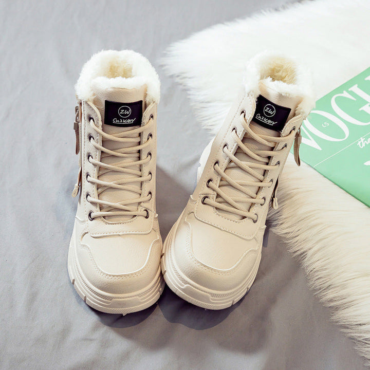 Komfortable khaki Damen Winterschuhe. Stylische Schnürstiefeletten mit warmer Fütterung für modische Winterlooks.