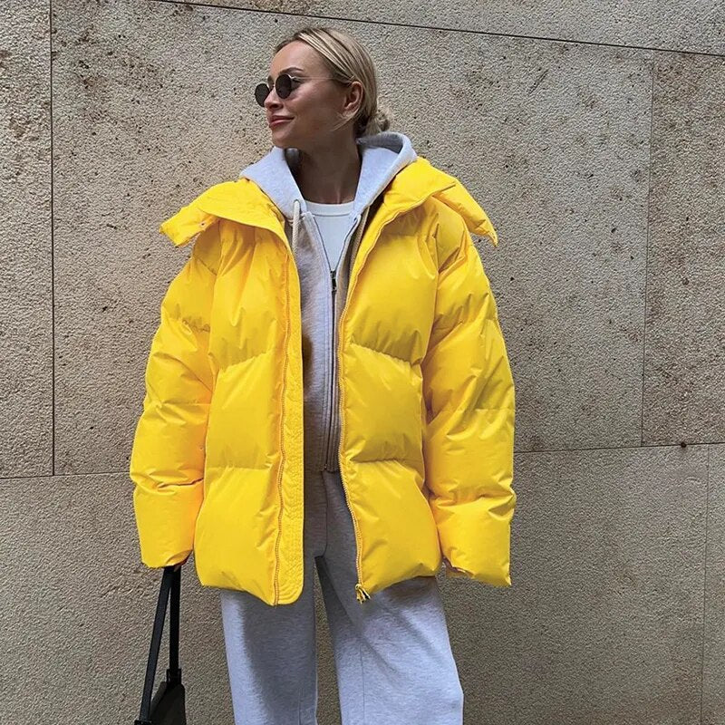 Warme, stilvolle Damen Puffer-Winterjacke für optimalen Kälteschutz in der Herbst- und Wintermode.