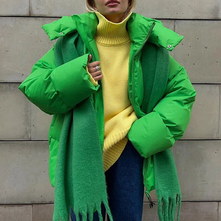 Superweiche, isolierte Puffer-Winterjacke für Frauen, maximaler Komfort & Wärme bei kaltem Wetter.