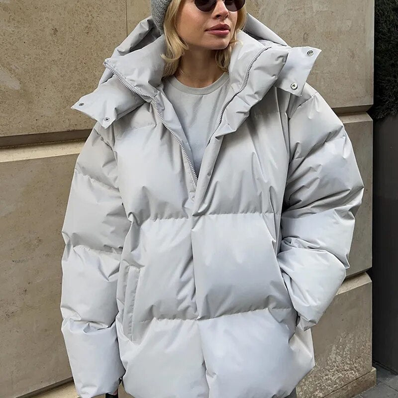 Effektiver Kälteschutz: Diese isolierte Damen Winter Pufferjacke hält Sie in der kalten Jahreszeit warm.