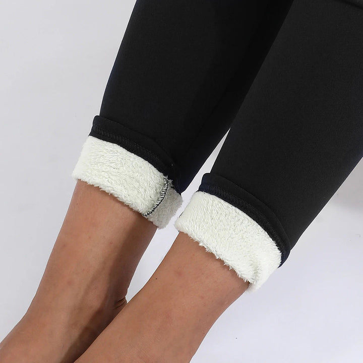 Gemütliche Thermo Leggings für Damen, weich und komfortabel, ein Must-have für den Winter.