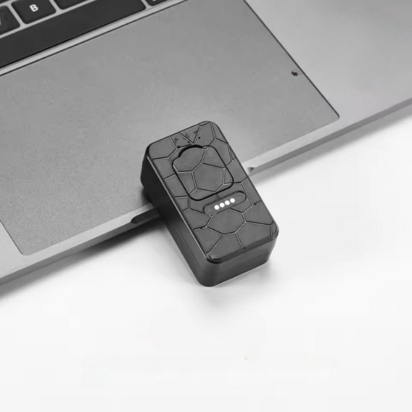 Wasserdichter 4G GPS-Tracker für Fahrzeuge, mit Echtzeit-Ortung & Diebstahlschutz.