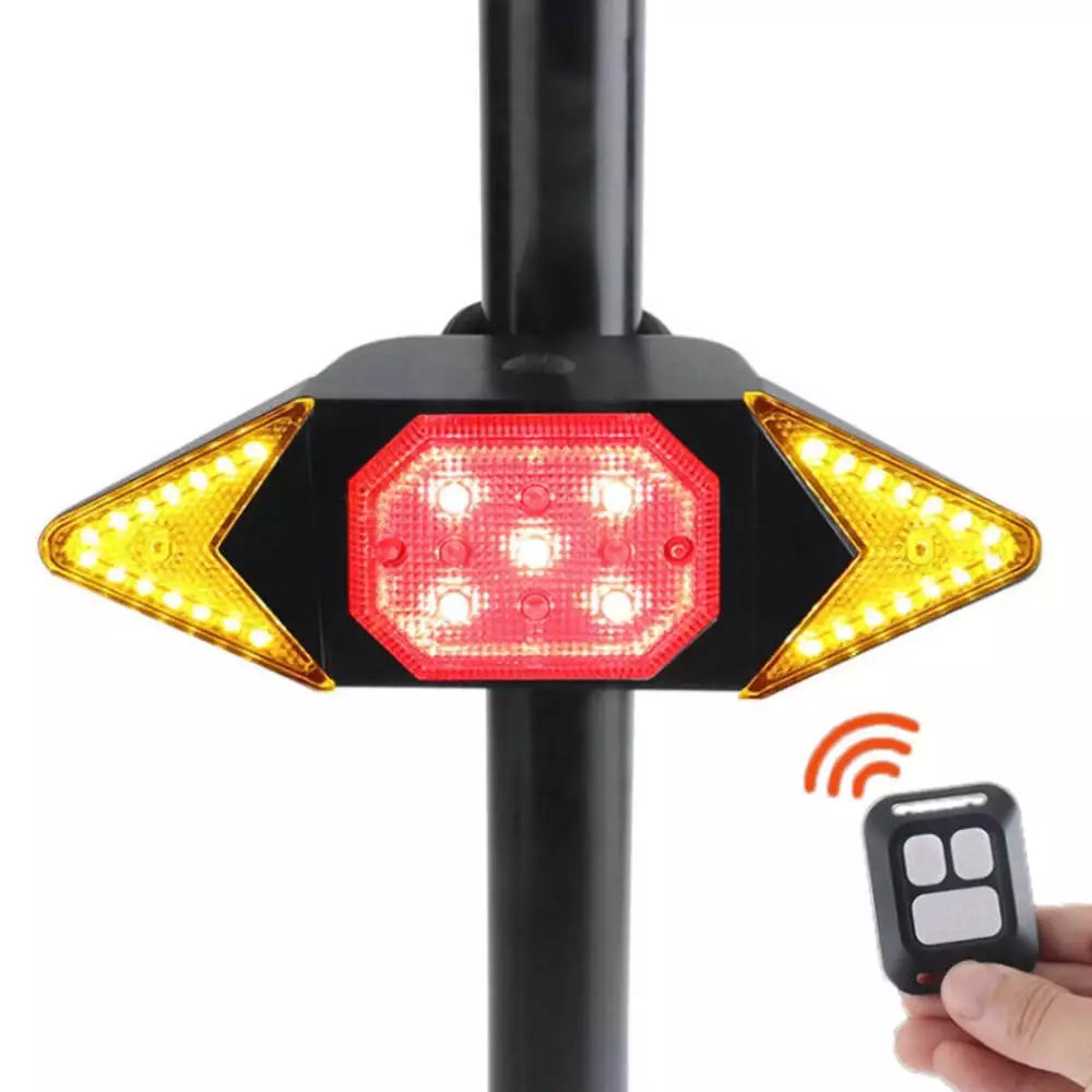 "Wasserdichter Fahrradblinker mit LED-Licht und Fernbedienung, an Fahrradrahmen montiert, bei Nacht sichtbar"