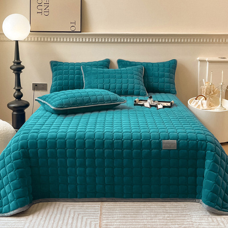 "Weiche Tagesdecke mit quadratischer Textur, moderne Decke in Blau, ideal für Wohn- oder Schlafzimmer Dekor."