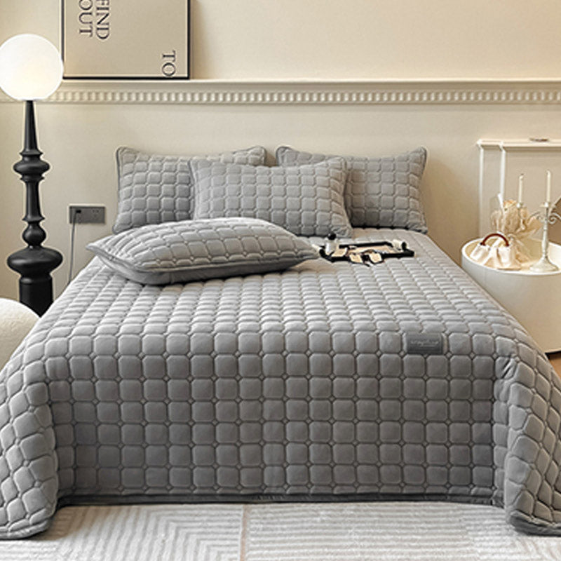 "Weiche Tagesdecke mit quadratischer Textur, moderne Decke in Blau, ideal für Wohn- oder Schlafzimmer Dekor."