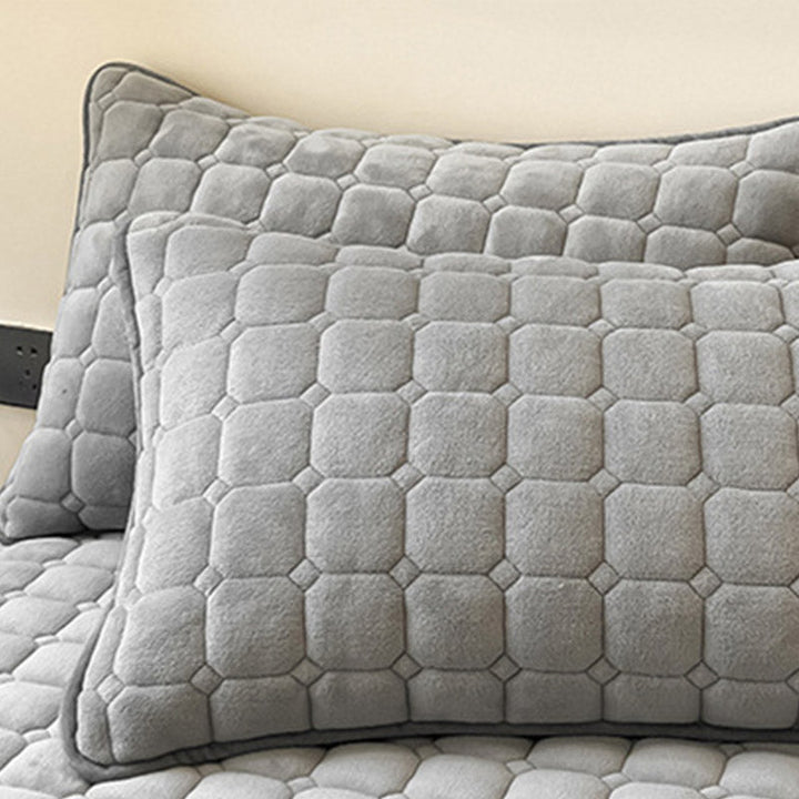 "Weiche Tagesdecke mit quadratischer Textur, moderne Decke in Blau, ideal für Wohn- oder Schlafzimmer Dekor."