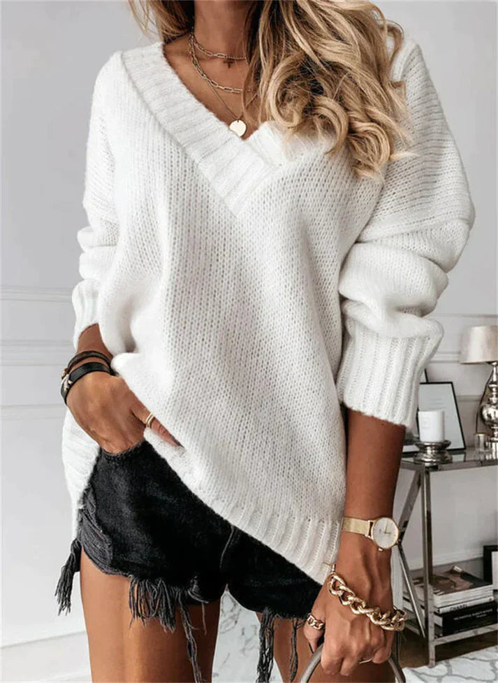 Gefalteter weicher Damen V-Ausschnitt Pullover. Hochwertige Langarm-Herbst- & Wintermode. Komfortabler Basic.
