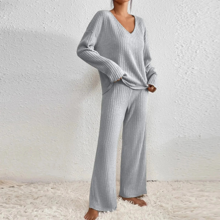"Weiches Evangeline Lounge-Set, zweiteilig mit lockerer Passform, für Komfort und Stil zu Hause. Damen Loungewear Set."