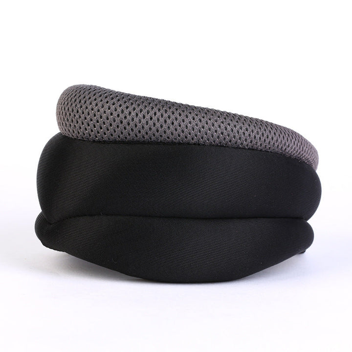 "Weißes Anti Schnarch Kissen, ergonomisch geformt, mit eleganten Nähten für besseren Schlaf und reduzierte Schnarchgeräusche.