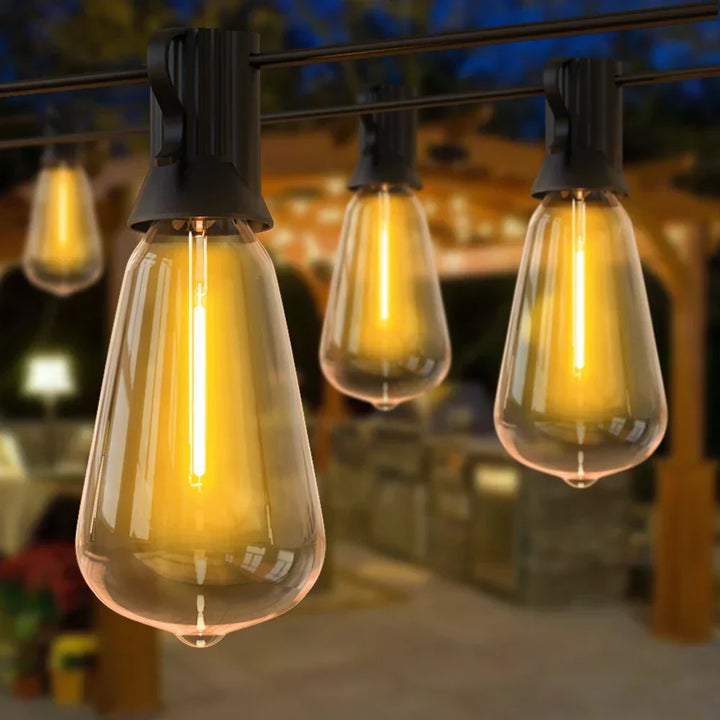 Wetterfeste LED-Lichterkette: energieeffizient und langlebig, ideal für stimmungsvolle Außenbeleuchtung bei jedem Wetter.