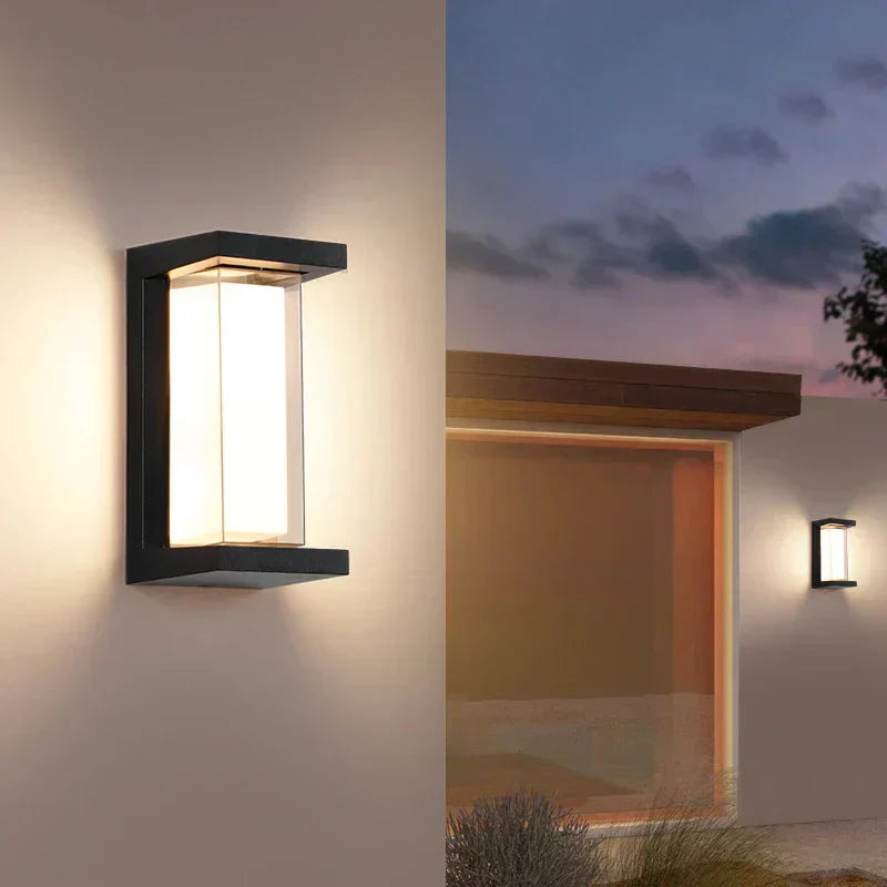 Smarte Außenlampe mit Bewegungssensor für Sicherheit; wetterfeste LED-Technologie.