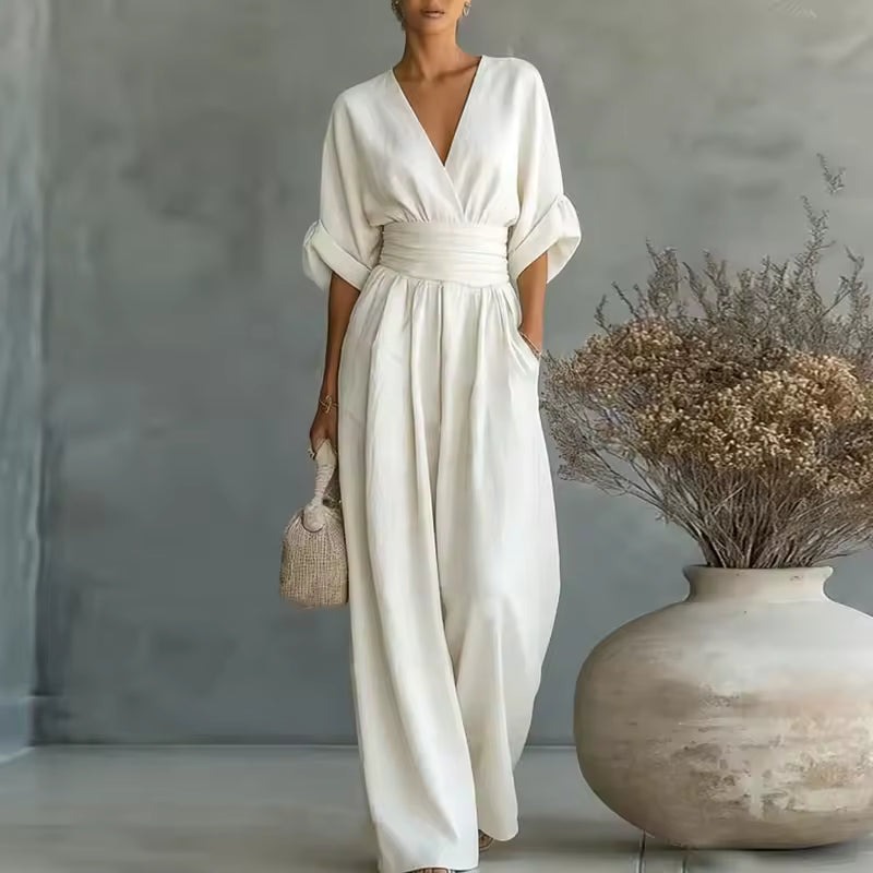 Stilvoller weisser Damen Jumpsuit mit 3/4-Ärmeln und hoher Taille, ideal für besondere Anlässe.