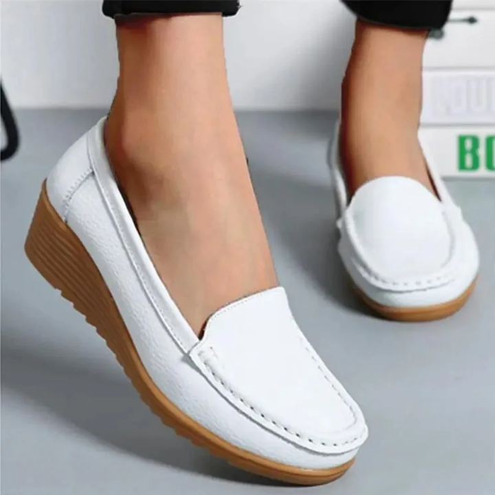 Rutschfeste Sneaker für Damen im modernen Design, ideal als leichte Halbschuhe