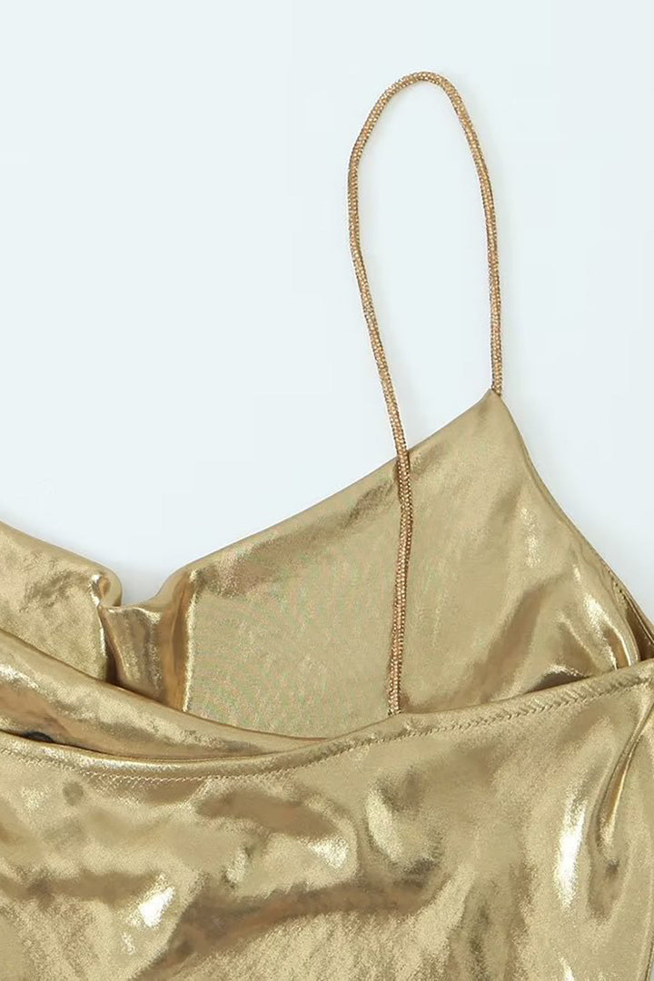 Trendiges Y2K Metallic Slip Minikleid für Damen, mit glamourösem Wasserfallausschnitt, ideal für Abende.