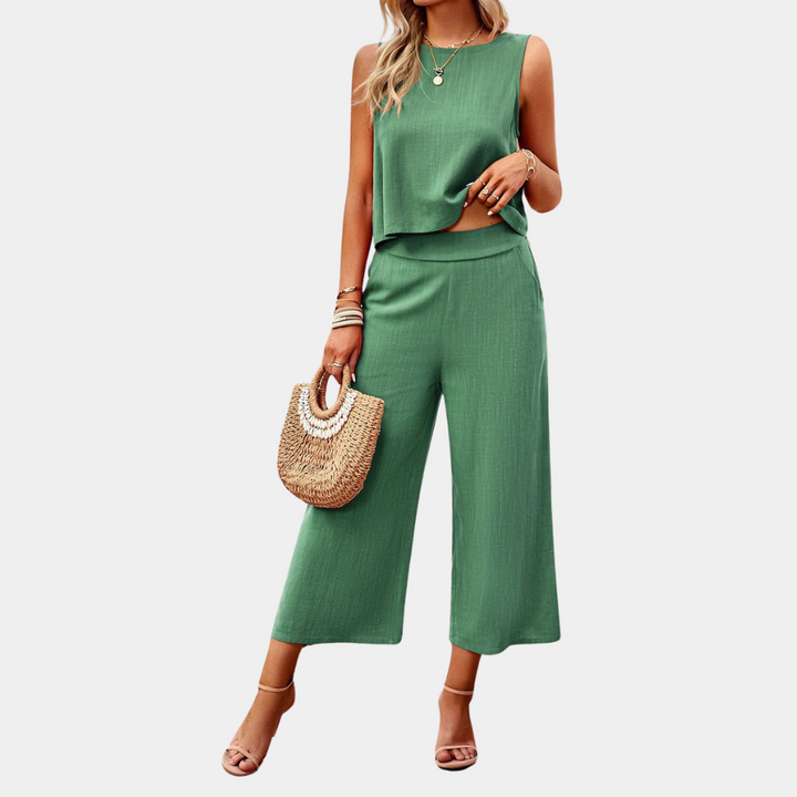 Bequemes Damen Sommer Set bestehend aus lockerem Top und passender Hose, perfekt für einen entspannten Casual Look.